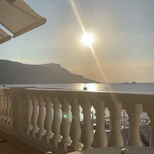 Meet your Posher, Phi